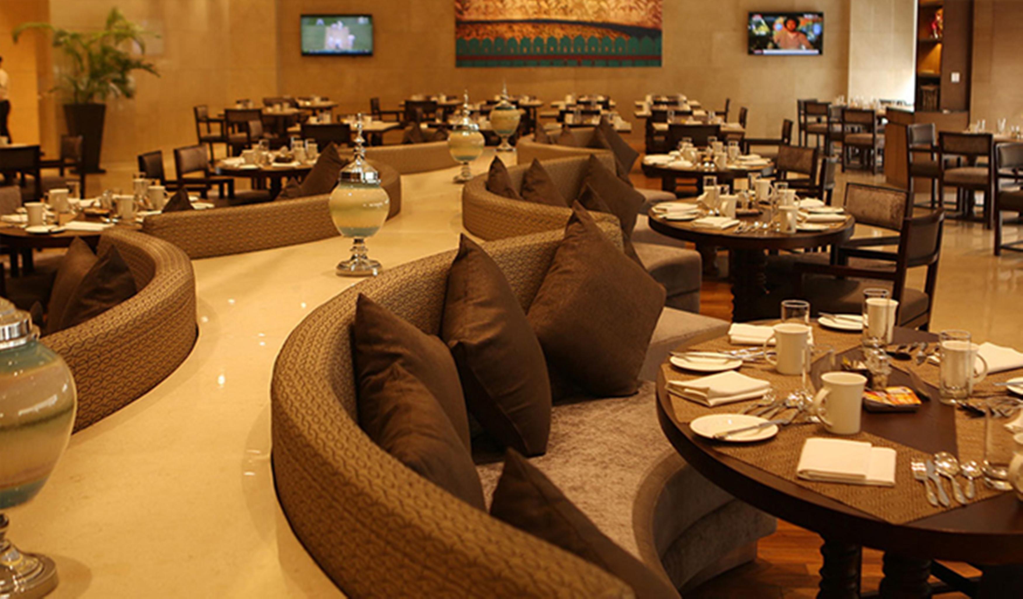 Pride Plaza Hotel, Aerocity Hotel 5*
