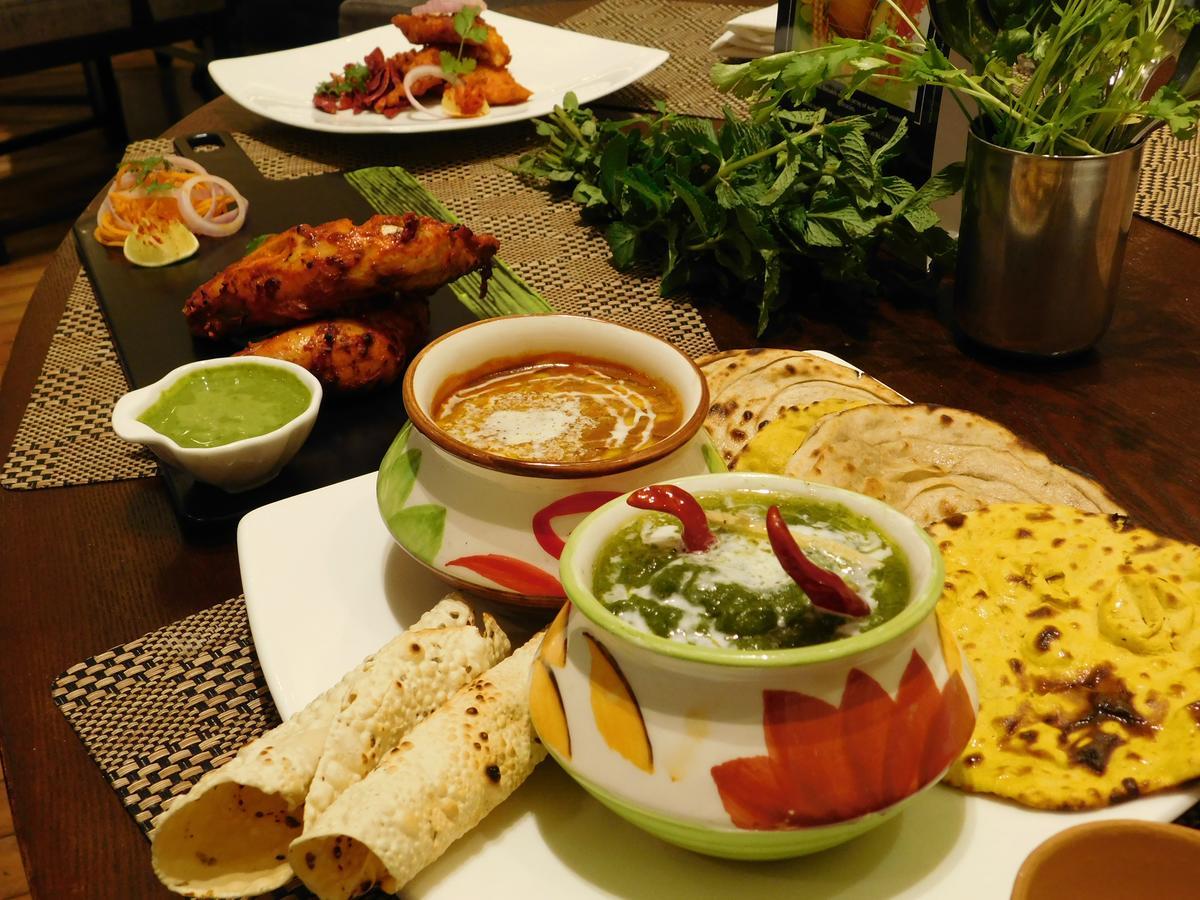 Pride Plaza Hotel, Aerocity 5* New Delhi